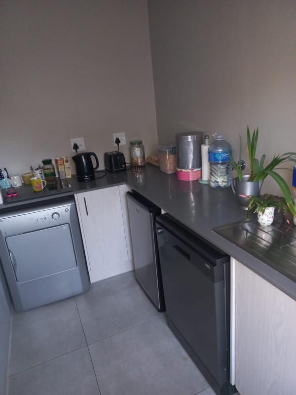 To Let 3 Bedroom Property for Rent in Sunningdale Western Cape